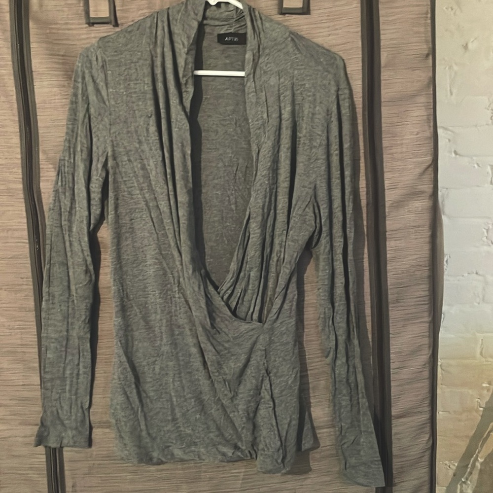 Apt 9 lightweight grey blouse